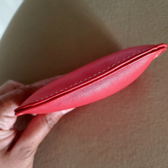 Coach classic leather paperweight - Picture 3 of 3